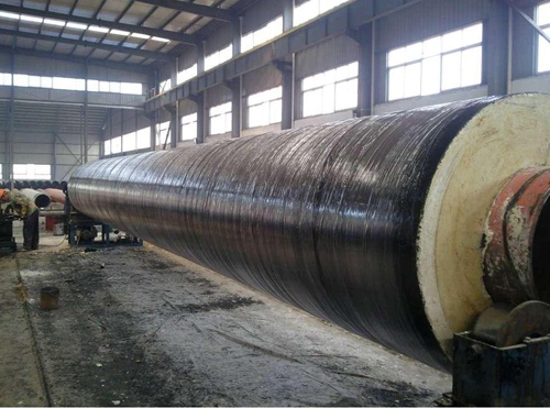 聚氨酯發(fā)泡保溫螺旋鋼管生產(chǎn)現(xiàn)場(chǎng)